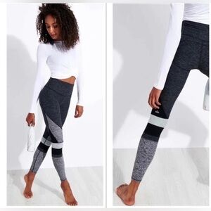 Alo Momentum Alosoft high waisted leggings size small